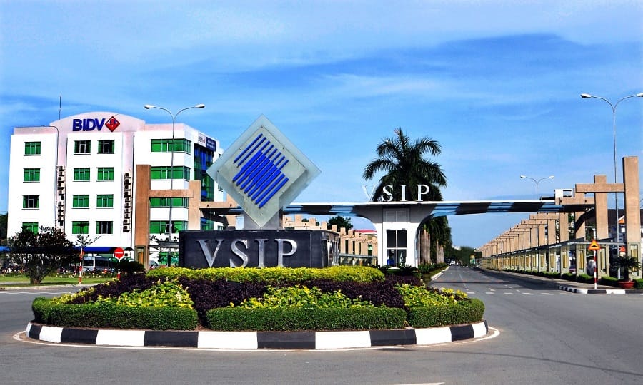 Khu công nghiệp VSIP là một trong những trung tâm sản xuất lớn với hàng nghìn công nhân